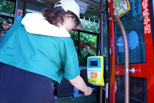 領先全國 嘉義市電動公車全面提供「行動支付」