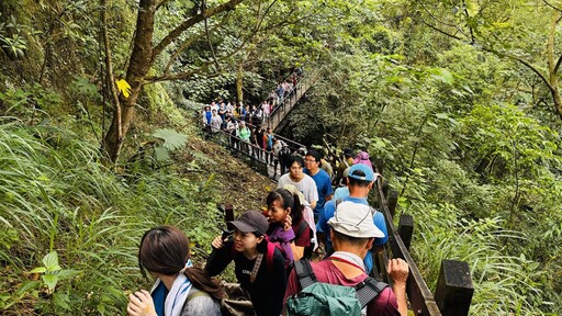 卦山大縱走挑戰必訪百大步道 清水岩中央嶺及十八彎古道二千人健康走