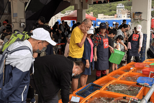 立冬蟹肥開賣 野柳活蟹市集開跑 滿額送限量萬里蟹福袋