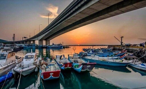 八里秘境單車行 秋日夕陽美景搭配海味饗宴