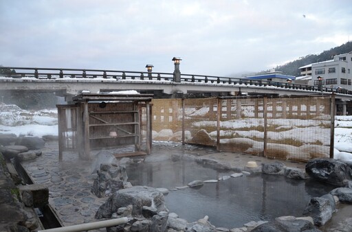 冬季玩日本鳥取 夢幻雪白砂丘泡三朝溫泉最過癮