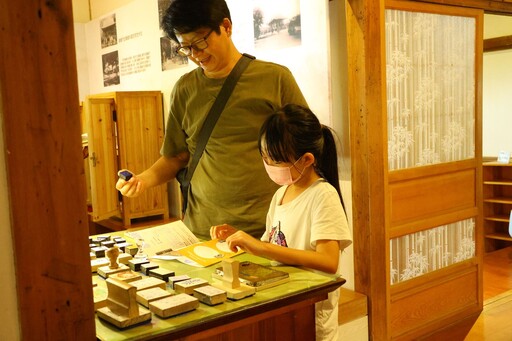 嘉義市史蹟資料館常設展新風貌 探索棟札四神、狛犬與嘉義神社脈絡故事