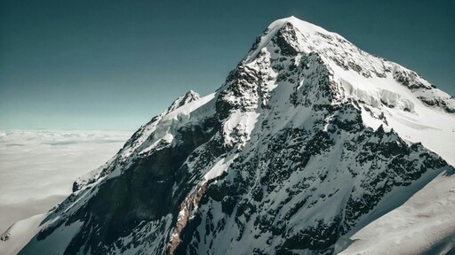 挑戰自我極限：從富士山登頂到冰島冰川健行，探索世界級冒險體驗