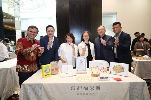 嘉義市赴馬來西亞旅遊推廣出奇招 大白熊、喔熊現身拚觀光