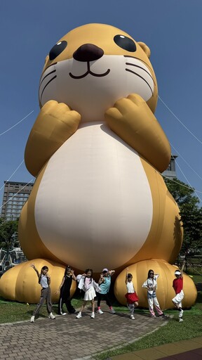14米巨大阿特7/16正式開展 打卡消費即可換LINE貼圖