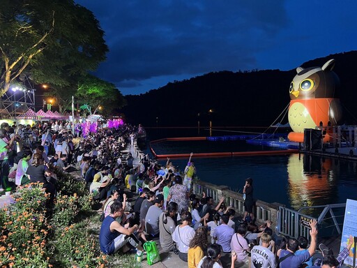 影音/2025花蓮FUN暑假歡樂閉幕 星空煙火秀閃耀鯉魚潭
