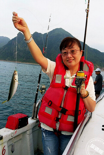 漫遊深澳漁港 賞水豚 嚐海鮮 體驗海釣樂趣