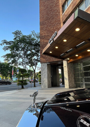 台北旅行新玩法，搭勞斯萊斯看鐵道博物館 一次掌握火車平行線歷史及台北天際線繁榮！