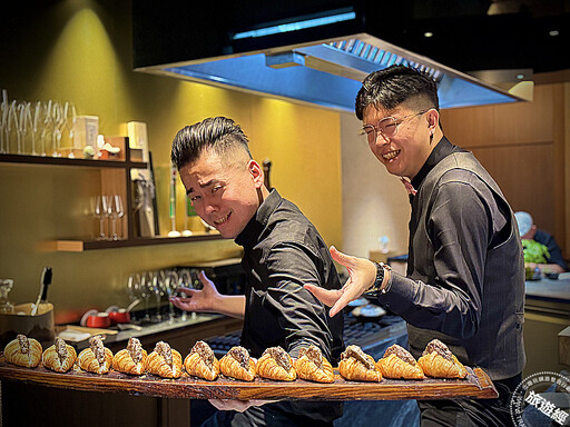 浮跨式用餐 「燒肉天皇」劇場式板前燒肉，美食、娛樂取悅滿足饕客！