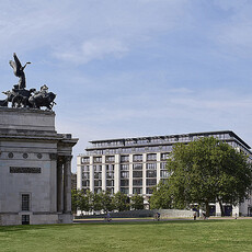 半島酒店集團旗下酒店，全球12家均入「米其林」，11家更獲一星鑰以上肯定，這一家甚至是「三星鑰」！