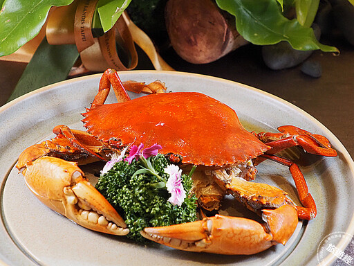 原來大閘蟹還能這樣「吃」！ 持螯飲酒到「蟹八件」，餐桌上跨越千年文化遺產的「蟹禮」！