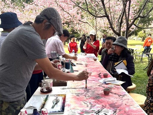 九族櫻花祭以「櫻花咖啡茶與文學的對話」浪漫活動