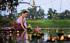 泰國冬季慶典即將展開「色彩繽紛之河流」水燈節浪漫登場