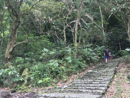 天涼好個秋 南化烏山踏青 順遊享受美人湯