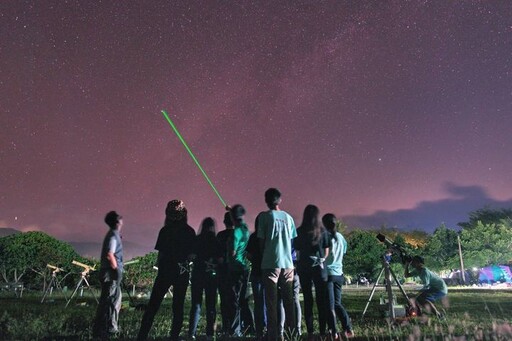 七夕來高雄同學農場 賞浪漫英仙座流星雨