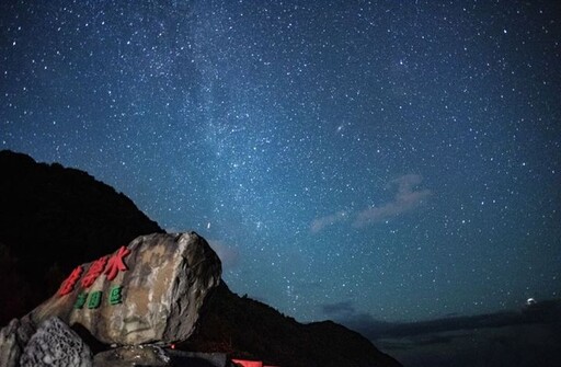 壯麗登場／英仙座流星雨 七夕情人節到屏東佳樂水觀星、聽歌、許願