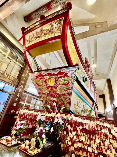 開賣「屏東迎王平安祭典」主題郵輪巴士 品海鮮飯賞華麗王船