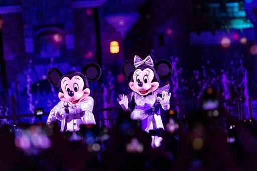 香港迪士尼樂園度假區「A Disney Christmas」獨有節日傳統 迎接魔雪奇緣世界首個飄雪聖誕