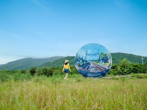 屏東看海美術館整修閉館 「怪獸代班」成了看家的巨型小可愛