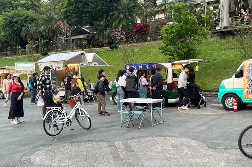 碧潭假日新亮點！行動餐車市集進駐東西岸 提供多元美食體驗