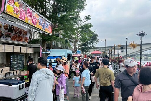 碧潭假日新亮點！行動餐車市集進駐東西岸 提供多元美食體驗