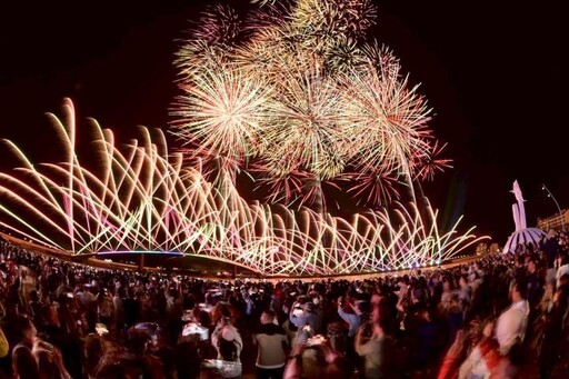 5/5正式揭幕!2025澎湖海上花火節 精彩煙火絢爛奪目