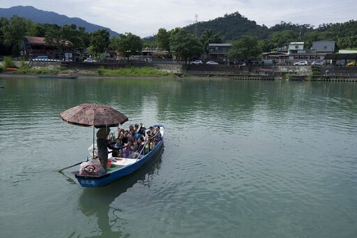全新體驗！新北微笑山線「和美山碧潭擺渡＋賞螢」浪漫啟航