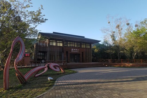 巨木陪你一起聽音樂 拉拉山巨木音樂會揭開旅遊序幕