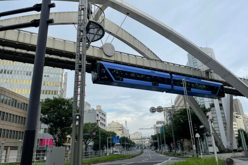 千葉雙鐵道輕旅行:懸掛單軌x懷舊火車,從未來到昭和時光