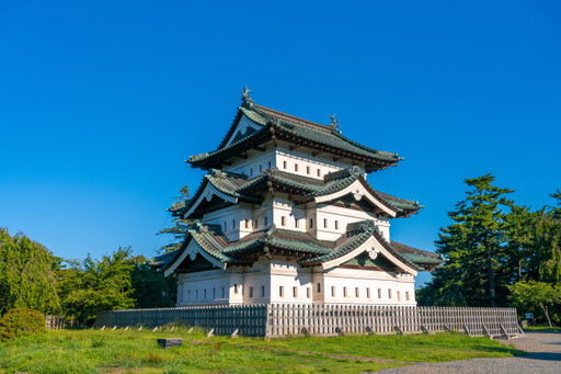 弘前城天守閣2026年回歸石牆!文藝青森旅遊不容錯過