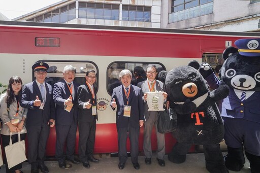 「嗶嗶嗶嗶台灣號」彩繪列車到臺灣東北角