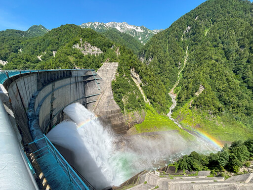 盛夏賞雪、９月追楓～立山黑部夏秋這樣玩