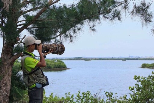 世界賞鳥博覽會國際嘉賓遊訪雲嘉南濱海地區 鳥類生態及旅遊環境驚豔連連