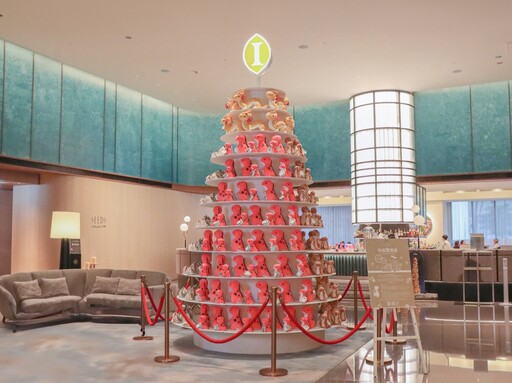 全台飯店聖誕造景懶人包！晶華「15 米聖誕樹」璀璨華麗 高雄洲際「恐龍耶誕樹」超萌