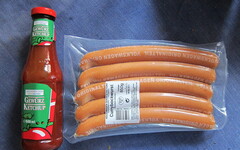 汽車大廠自製香腸「年賣850萬根」！銷量碾壓汽車 網笑：最穩的產品