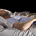 睡不夠每天都好累，還會增加1疾病罹患機率，但超過8小時也不好