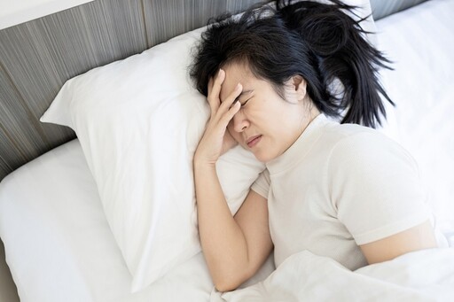 她昏睡醒來突無法自理，醫：低血糖害的！「常見7大症狀」曝 教5秘訣預防