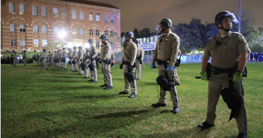 紐約警哥大逮約300人 UCLA校園大亂鬥現場畫面曝光