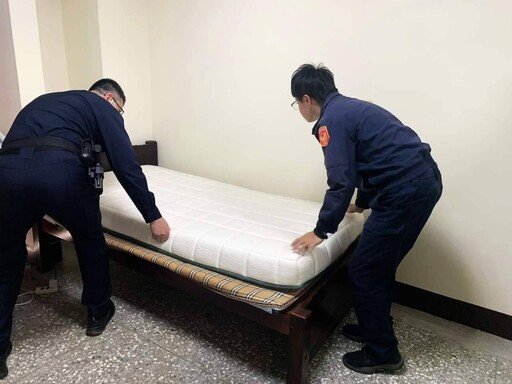 眠豆腐體恤台西員警 送床墊枕頭讓員警休息更舒適