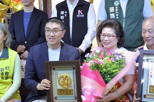 溫馨五月情 基隆市長謝國樑表揚中正區27位模範母親