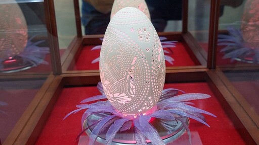 影音／如履薄冰~奇幻的廖啟鎮蛋雕藝術展 七層蛋中蛋完美呈現神秘和力量