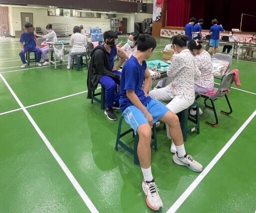 112年度全國防疫考評台南市榮獲六都第二名，流感疫苗校園接種率也獲得六都第一！