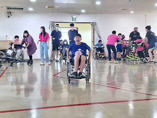 邀師生體驗「礙」 八里愛心教養院舉辦「身障體驗營」