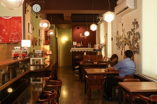 高雄復古風咖啡館│經典咖啡創意特調 質感氛圍點亮心「光」！